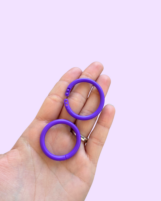 Plastic Hinged Rings